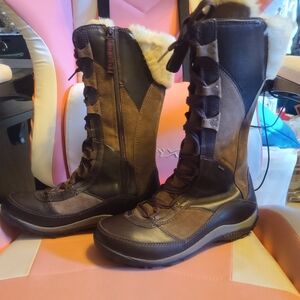 Merrell Women's Lace Up Boots in Dark Brown and Tan